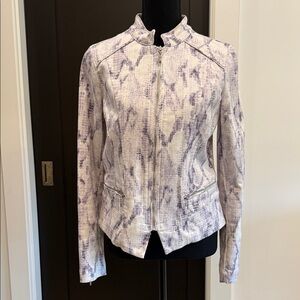 Chic Women's Patterned Blazer in Purple and White